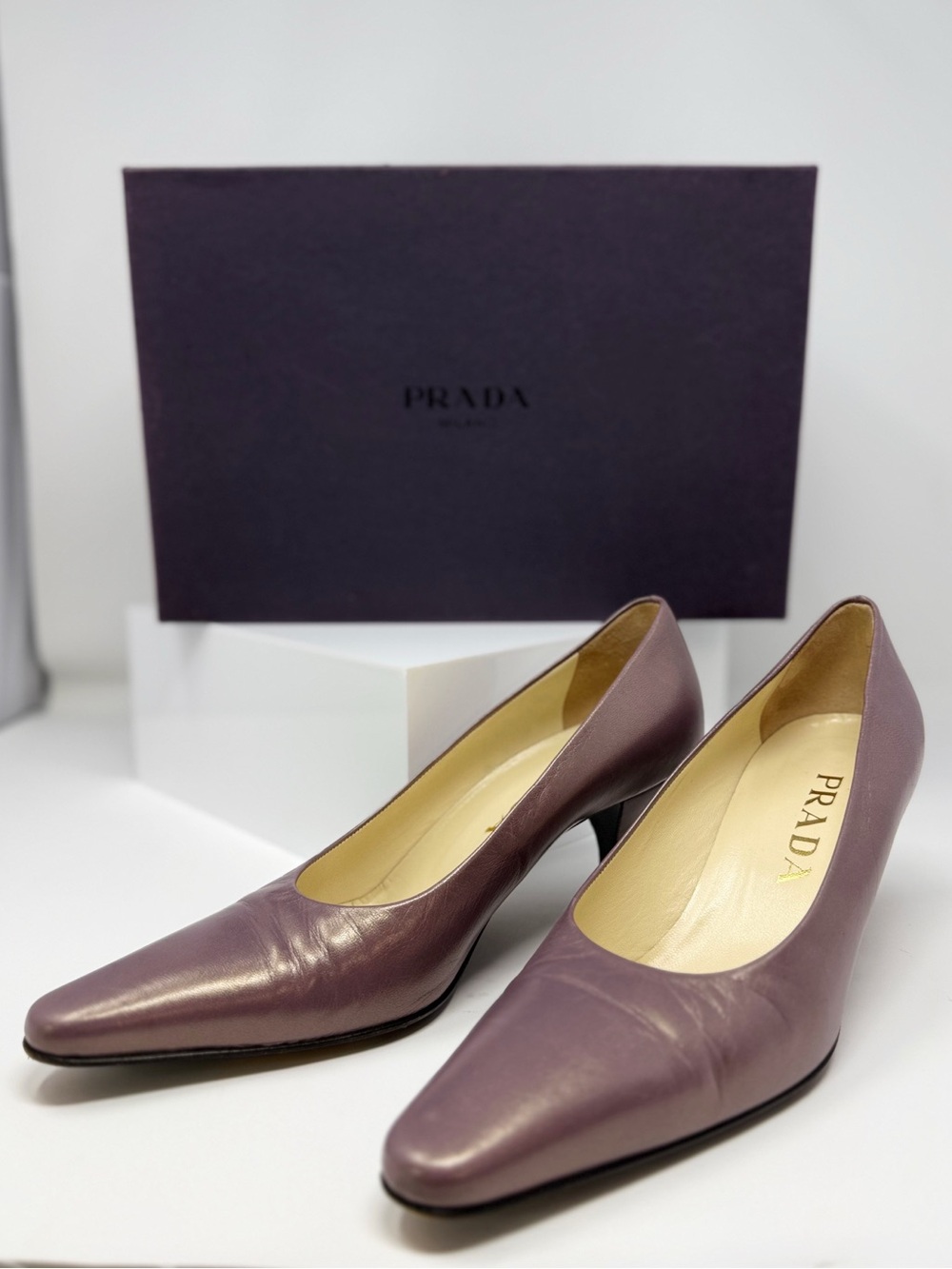 Prada Perla Purple Leather Kitten Heel Pumps EU 37 US 7 Pointed Toe Vintage